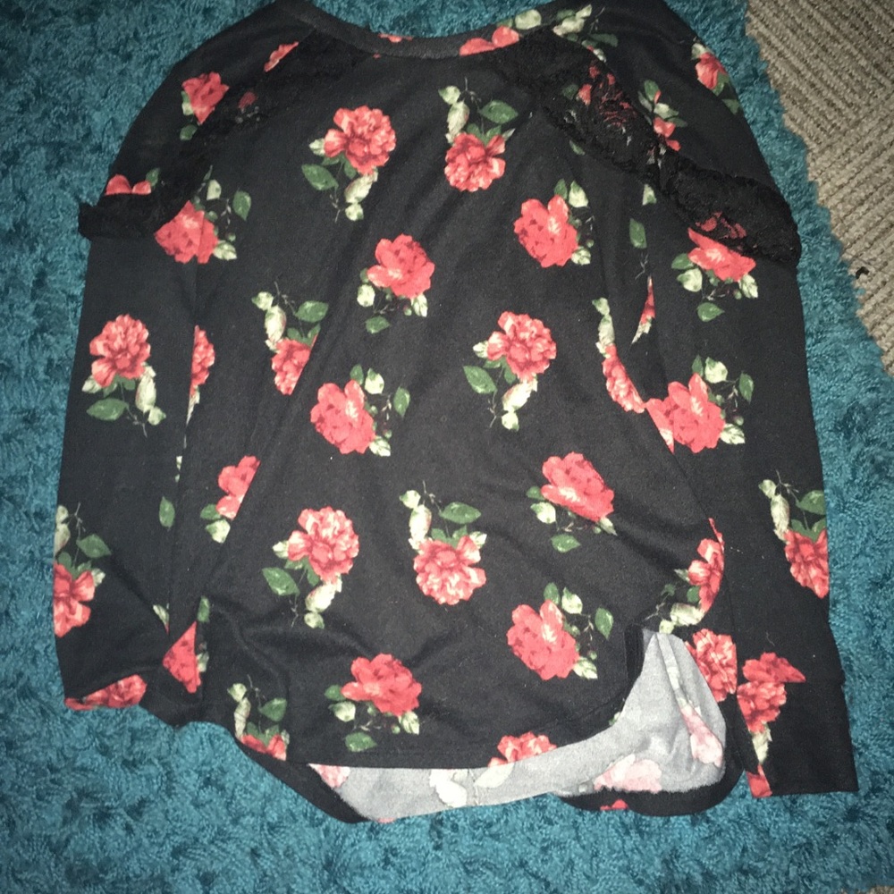 A black rose shirt